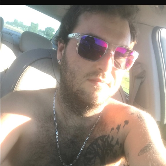 Meet your Posher, Kyle - Picture 1 of 1